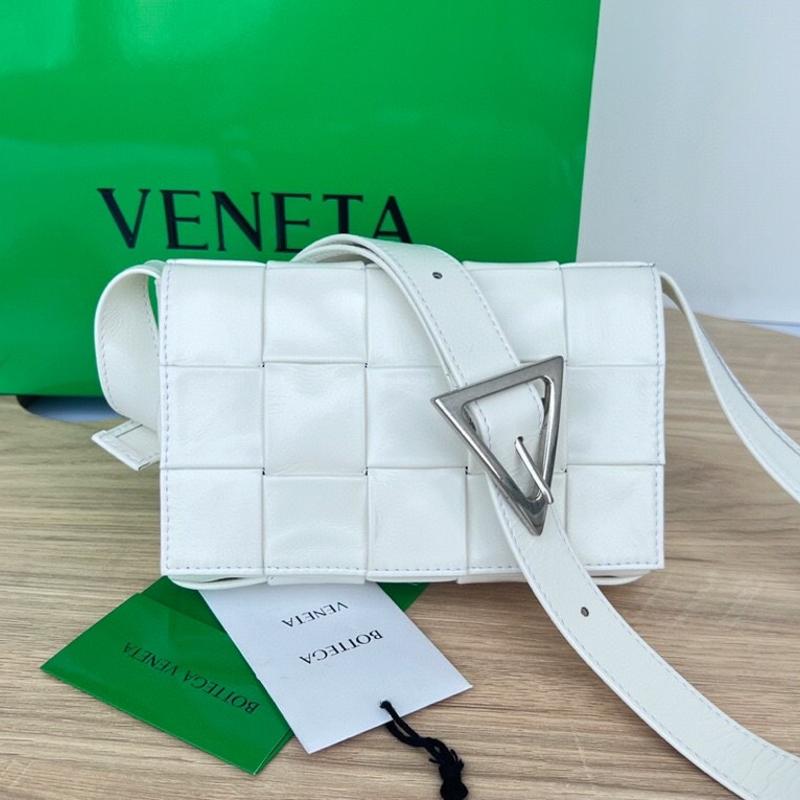 Bottega Veneta Handbags 717587 white